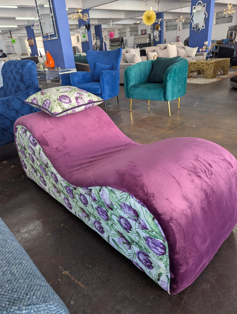 Tuhma Chaise